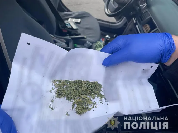 Лякав гранатою і перевозив «травку»: поліція затримала 48-річного ковельчанина (фото)