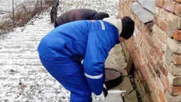 Не платили: у Луцьку боржникам відключають водопостачання (фото, відео)
