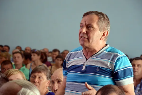 ...знову посипався «град» питань