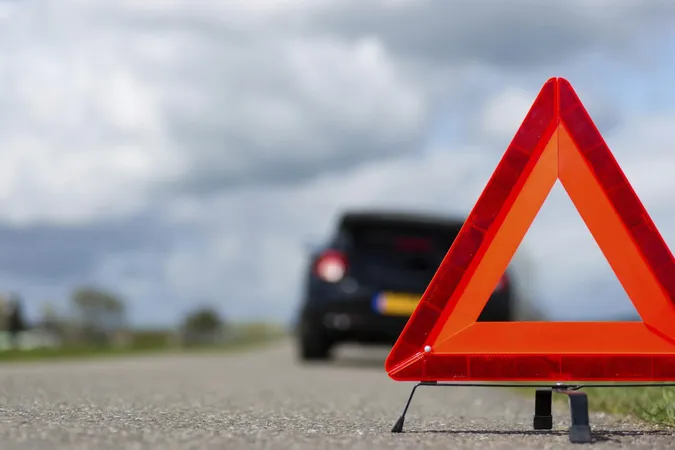 Аварія в Рованцях: авто з’їхало в кювет і перевернулося