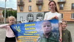 «Важливо, щоб нас почули»: у селищі на Волині – перша акція на підтримку безвісти зниклих військових (фото)