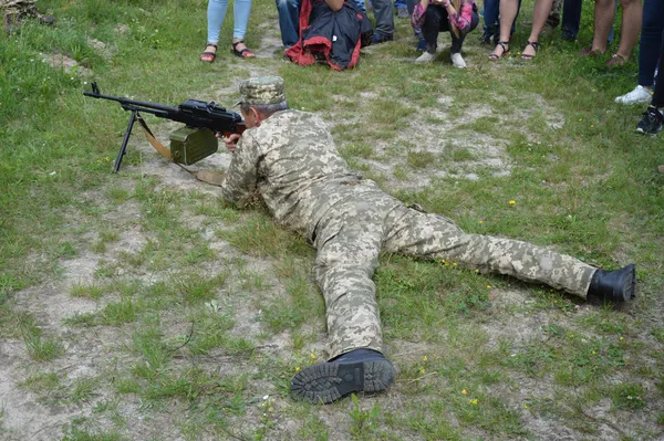 Як губернатор Волині «відстрілявся» перед журналістами з «калаша» (фото, відео)