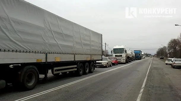 У Херсонській області аграрії перекрили Антонівський міст