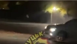 У Луцьку влаштували дрифт на мокрому асфальті (відео)