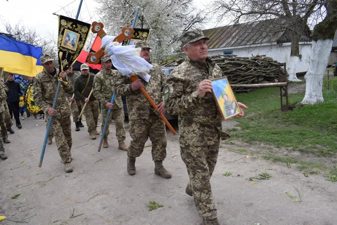 На Волині попрощалися з воїном, який загинув під Бахмутом (фото)