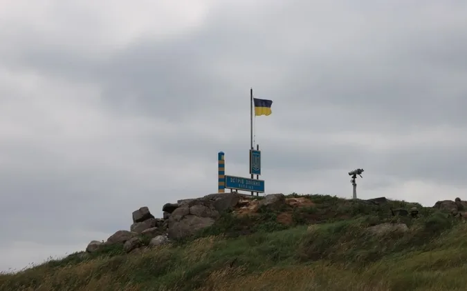 Росіяни скинули 4 авіабомби на Зміїний