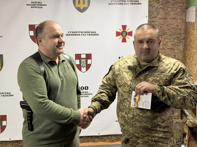 Бійців волинської «Сталевої Сотки» відзначили медалями за оборону Торецька (фото)