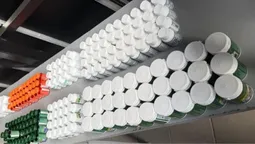 💊 Замість речей – валіза з БАДами:  китаєць хотів провезти майже дві сотні упаковок через «Устилуг»