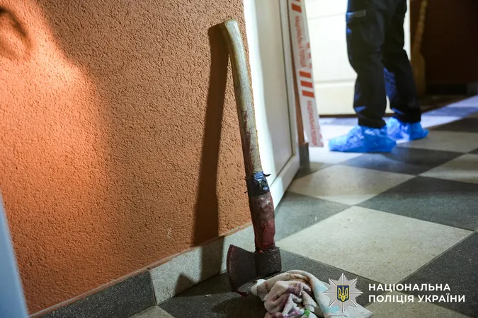 Кривава трагедія: на Рівненщині 72-річний чоловік зарубав п'ятьох людей (фото)