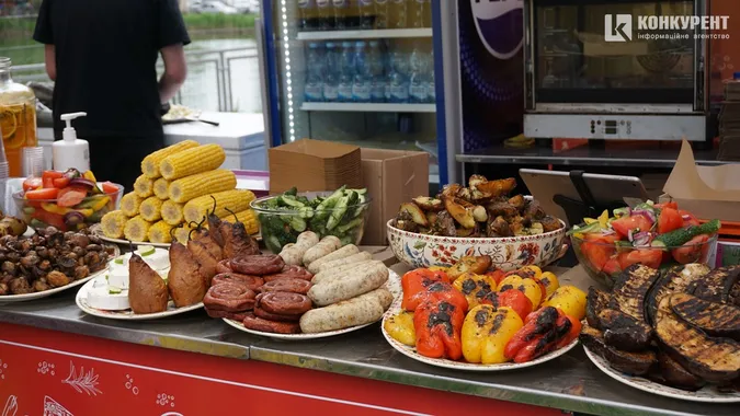 Як минув перший день ювілейного Food Fest у Луцьку (фото)