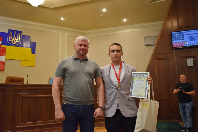 Гордість Волині: в Луцьку нагородили юних інтелектуалів та їхніх наставників