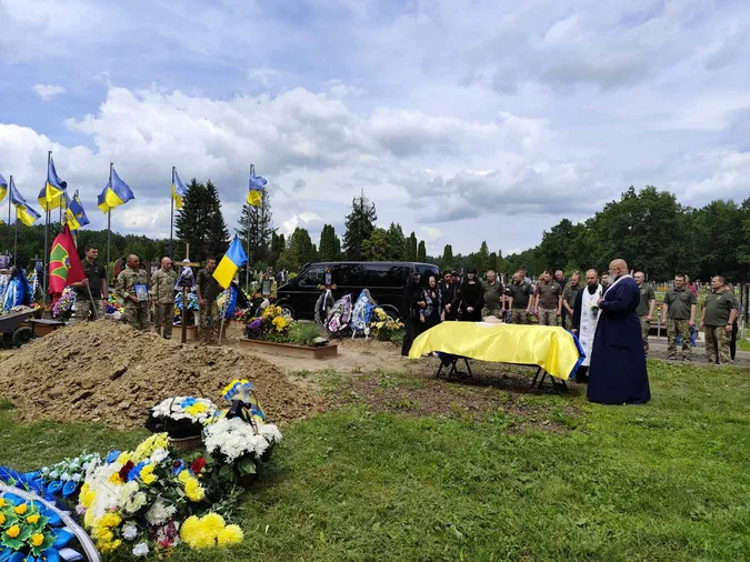 У Ківерцях попрощалися із бійцем Юрієм Шупічуком (фото)