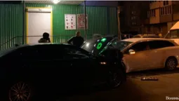 У Луцьку Lexus протаранив припарковані авто (фото, відео)