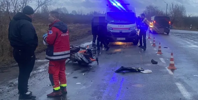 Були без шоломів: на Волині судитимуть мотоцикліста, пасажир якого загинув у ДТП