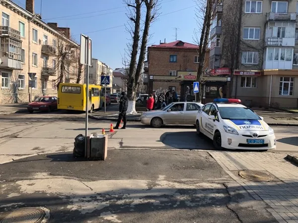 У Луцьку через аварію перекрили частину дороги (фото)