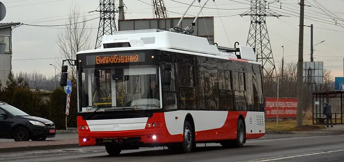«Нарешті!»: у Луцьку помітили один із «заборгованих» місту тролейбусів (фото)