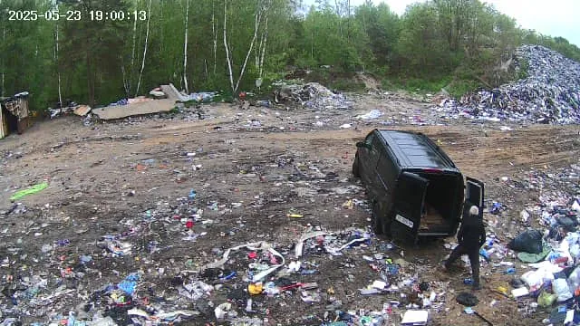 Полігон під відеонаглядом: у громаді на Волині викривають тих, хто самовільно вивозить сміття (фото)