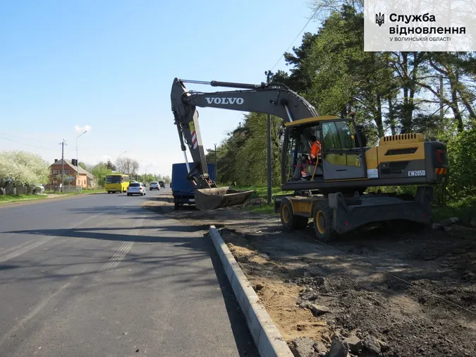 Ділянку автодороги Р-14 між Дачним і Ківерцями вже заасфальтували (фото)