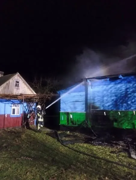 На Ковельщині під час пожежі у будинку травмувався літній чоловік (фото)