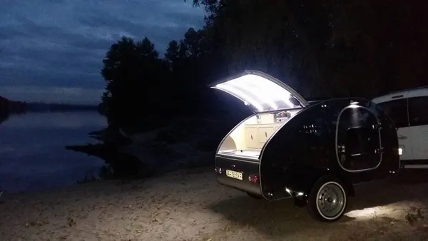 Як українці створюють компактні будиночки на колесах (фото)