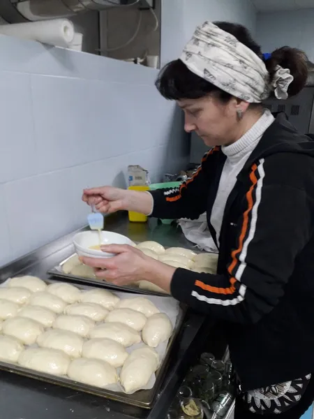 Невтомні підгайцівські господині продовжують готувати для воїнів (фото)