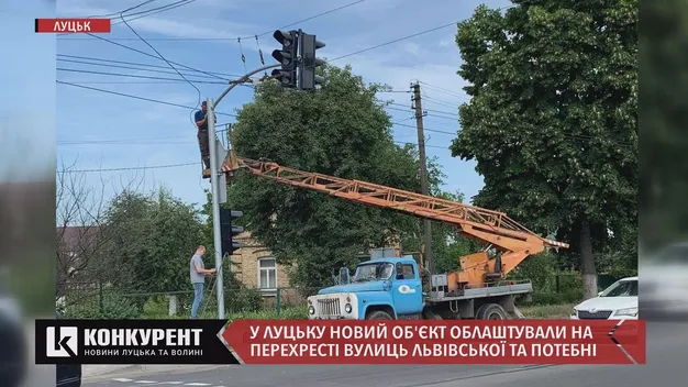 На об'їзній у Рованцях запрацював світлофор (відео)