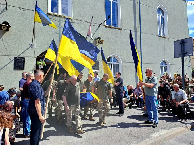 У Ковелі в останню путь провели Захисника Валентина Ліпича (фото)
