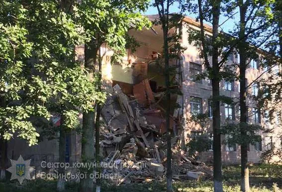 У коледжі на Волині під час ремонту обвалилася стіна (фото)