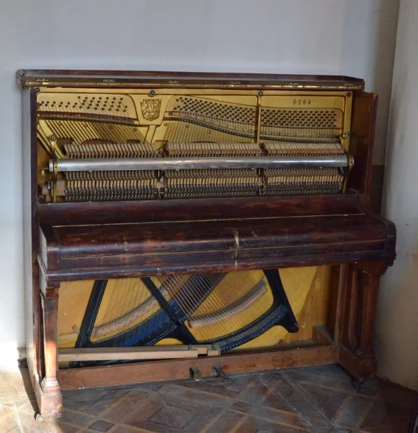 Волинський краєзнавчий музей отримав піаніно, якому понад сто років