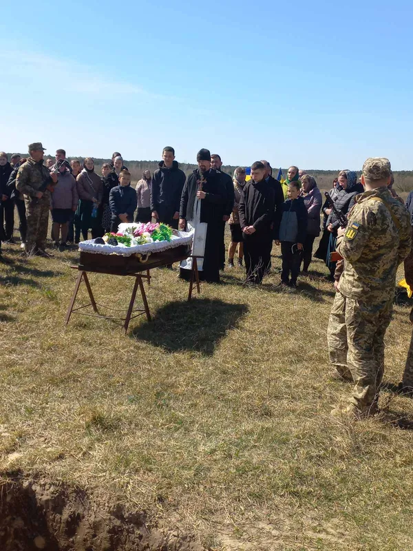 Вербна неділя у жалобі: на Волині попрощалися з 30-річним воїном Миколою Миронюком (фото)