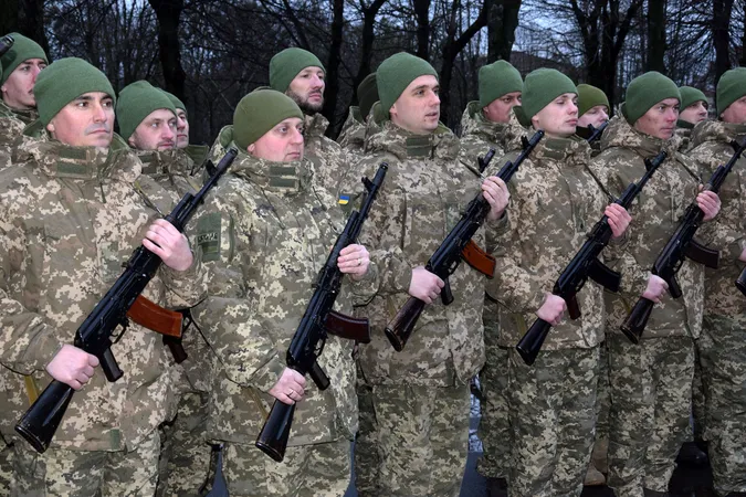 Діджей, інженер і випускник ВНУ: у Луцьку новобранці-прикордонники склали присягу (фото)