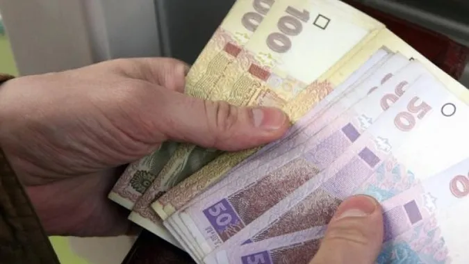 Торгівля, банк, родичі: як шахраї видурюють у волинян гроші