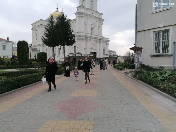 Як лучани освячували великодні кошики (фото)