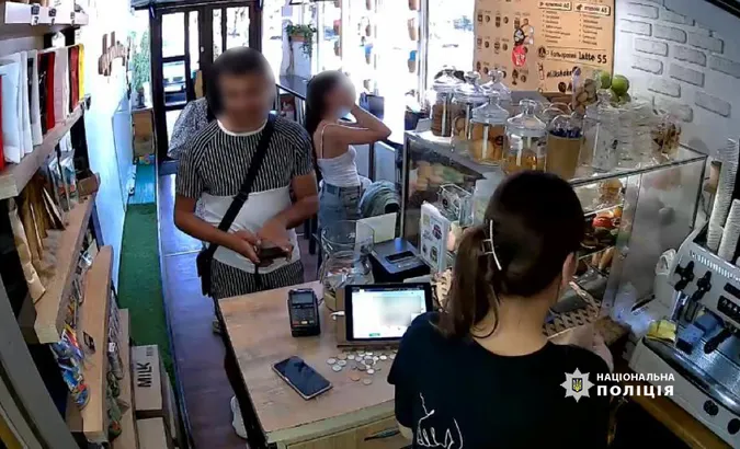 У Луцьку затримали «гастролерів», які видурювали гроші у продавців (фото)