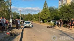 Обоє – неповнолітні: на Волині мотоцикліст збив велосипедиста (фото)
