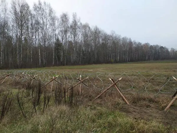 Волинські тероборонівці зводять протипіхотні бар’єри (фото)