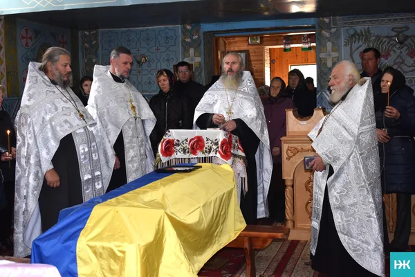 На Любешівщині провели в останню дорогу полеглого воїна Руслана Русила (фото)