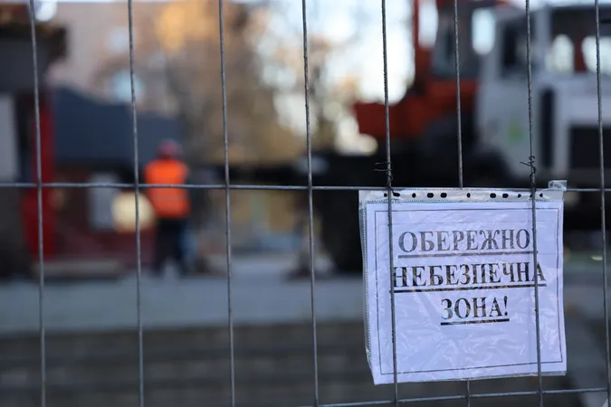 У Луцьку почали ремонт пошкодженого ворожим дроном будинку (фото)