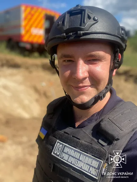 Напередодні професійного свята показали незламних волинських рятувальників (фото)