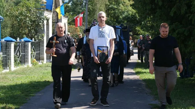 На Волині в останню земну дорогу провели Героя Олексія Калюха (фото)