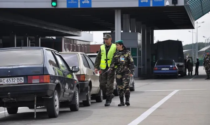 Волинянку судитимуть за порушення черги в «Ягодині» і зіпсуту форму поліцейського