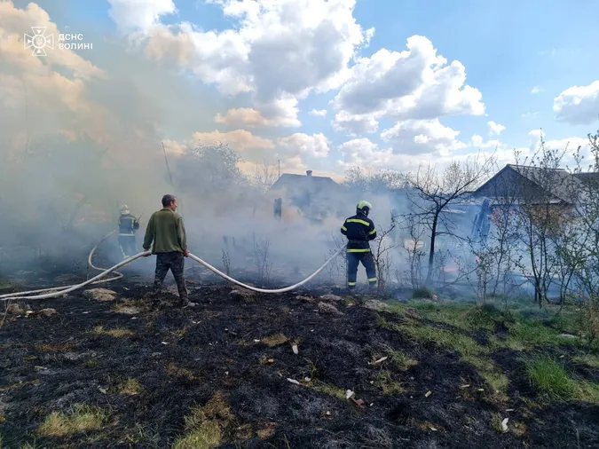 Горіли сараї: за день на Волині погасили 5 пожеж (фото)