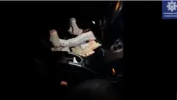 У Луцьку п'яний водій дав патрульним 5000 гривень хабаря (відео)