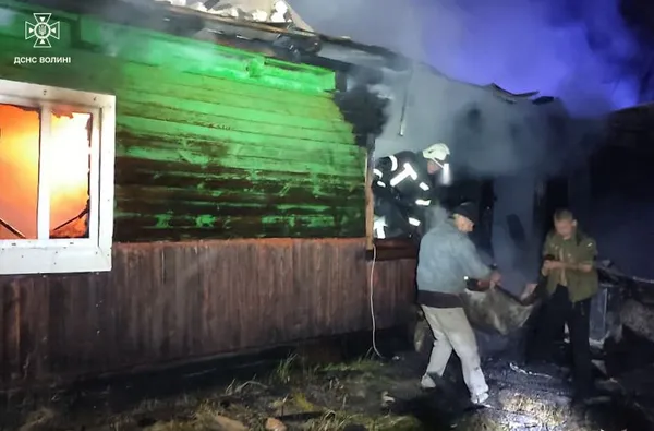 Уночі рятувальники ліквідували ще три пожежі (фото)