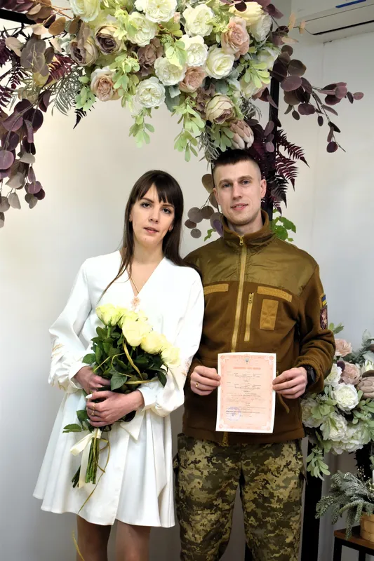 З фронту – під вінець: неймовірна історія закоханої пари з луцького ЦНАПу
