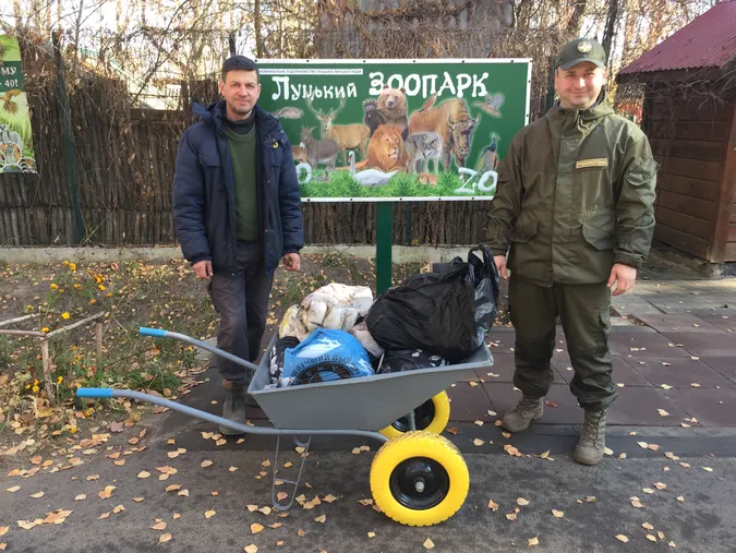 Мешканців Луцького зоопарку нагодують браконьєри (фото)