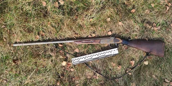 На Волині 33-річний хуліган обстріляв з рушниці сусідську хату
