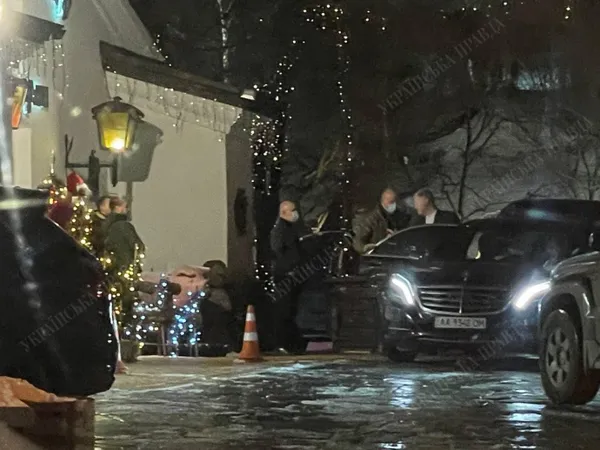 Порошенко після суду поїхав святкувати «успіх» у столичний ресторан (фото)