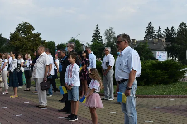 Фейсбук у синьо-жовтих прапорах: волиняни вітають зі святом (фото)