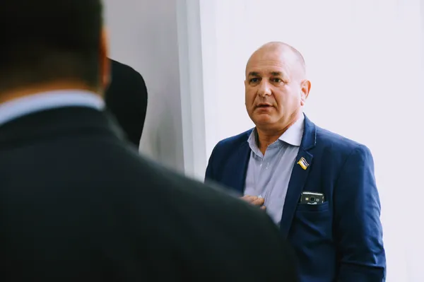 «Парадокс в тому, що мене обирали виборці, а якийсь Гунчик каже, що нас розпустить» – обурюється Соломатін